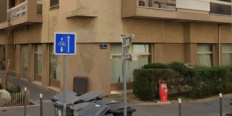 Office in Lyon for lease - Building Photo - Image 1 of 1