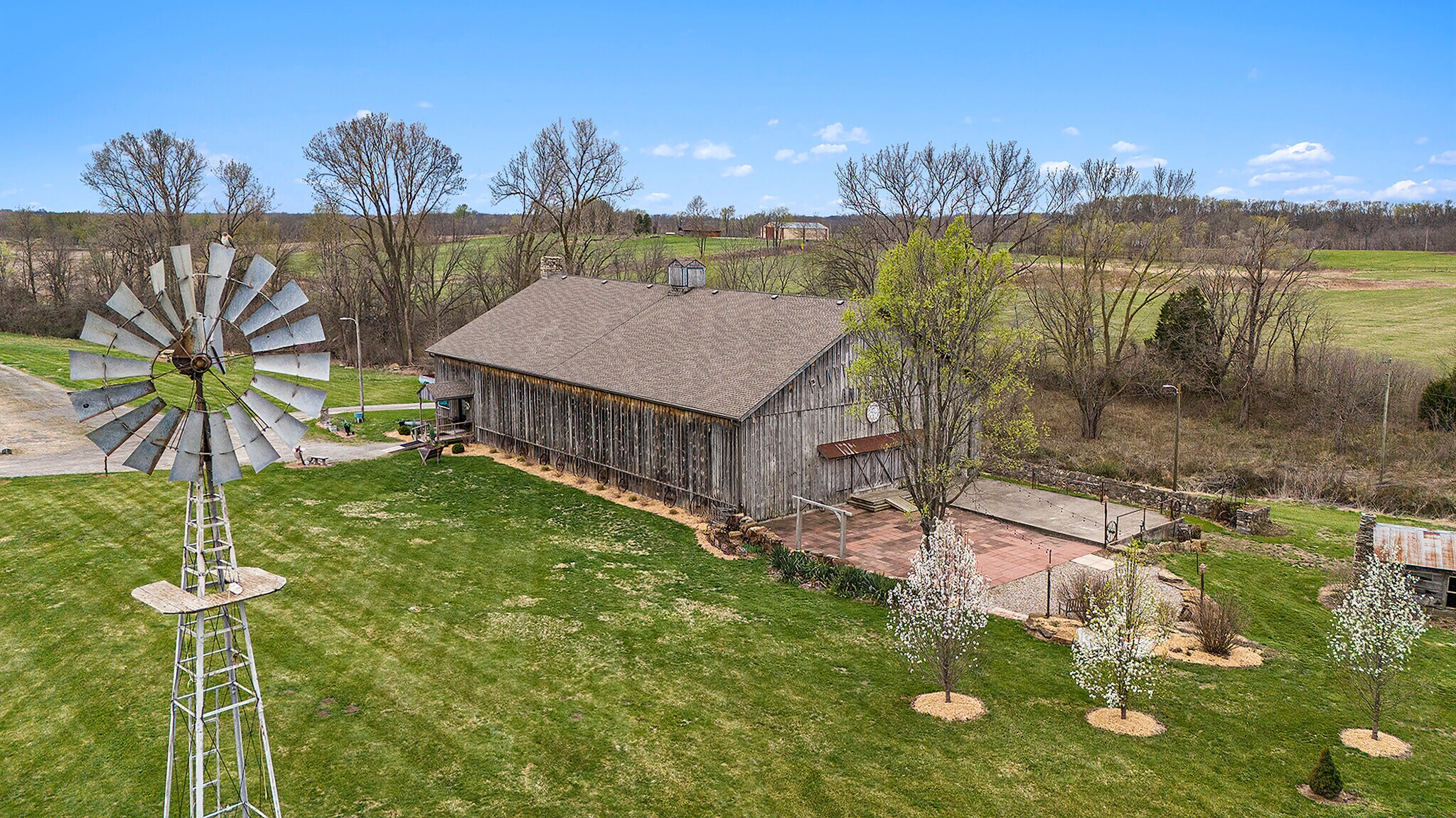 11347 SE State Route DD, Gower, MO for sale Primary Photo- Image 1 of 42