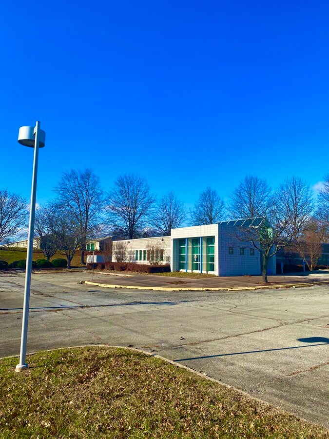 1918 E Washington Ave, Vinton, VA 24179