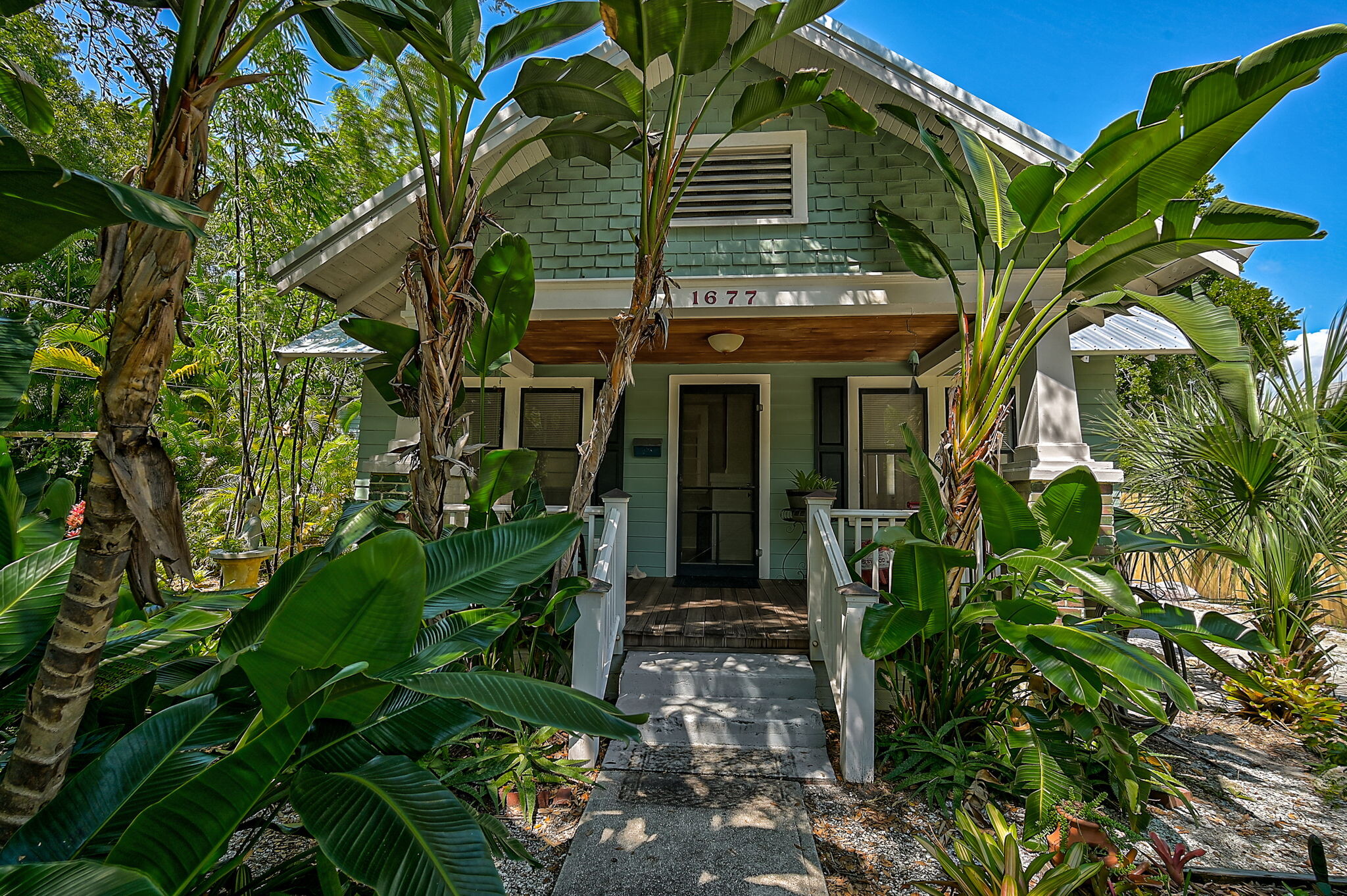 1677 4th St, Sarasota, FL for sale Primary Photo- Image 1 of 31