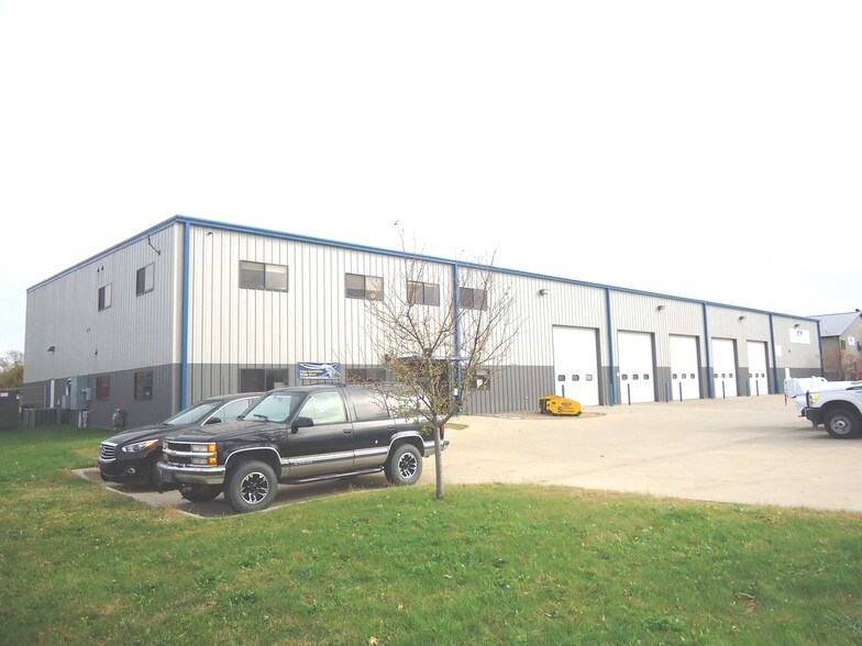 5815 4th St SW, Cedar Rapids, IA for sale - Building Photo - Image 1 of 1