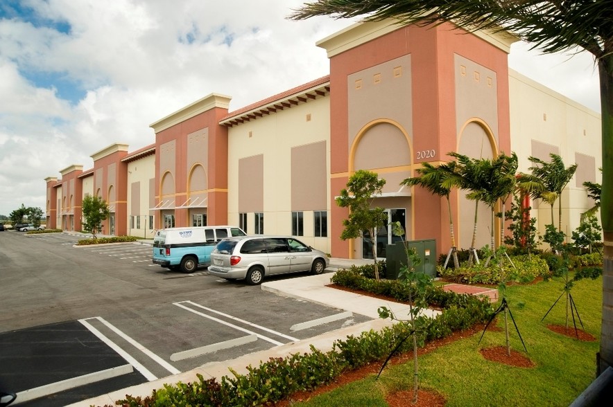 2020 NW 129th Ave, Miami, FL for lease - Building Photo - Image 3 of 81