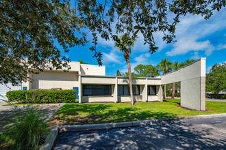 2884 Horseshoe Dr S, Naples, FL for lease Building Photo- Image 2 of 7