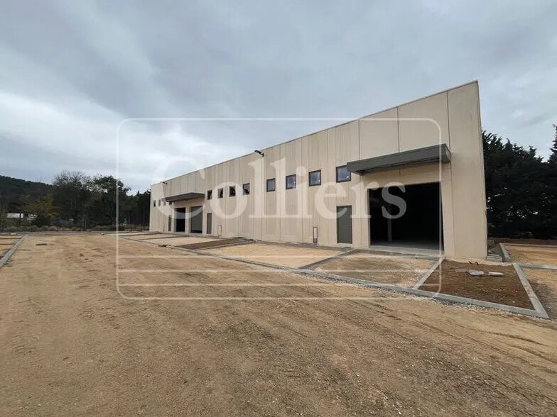 Flex in Les Pennes-Mirabeau for sale - Building Photo - Image 3 of 6