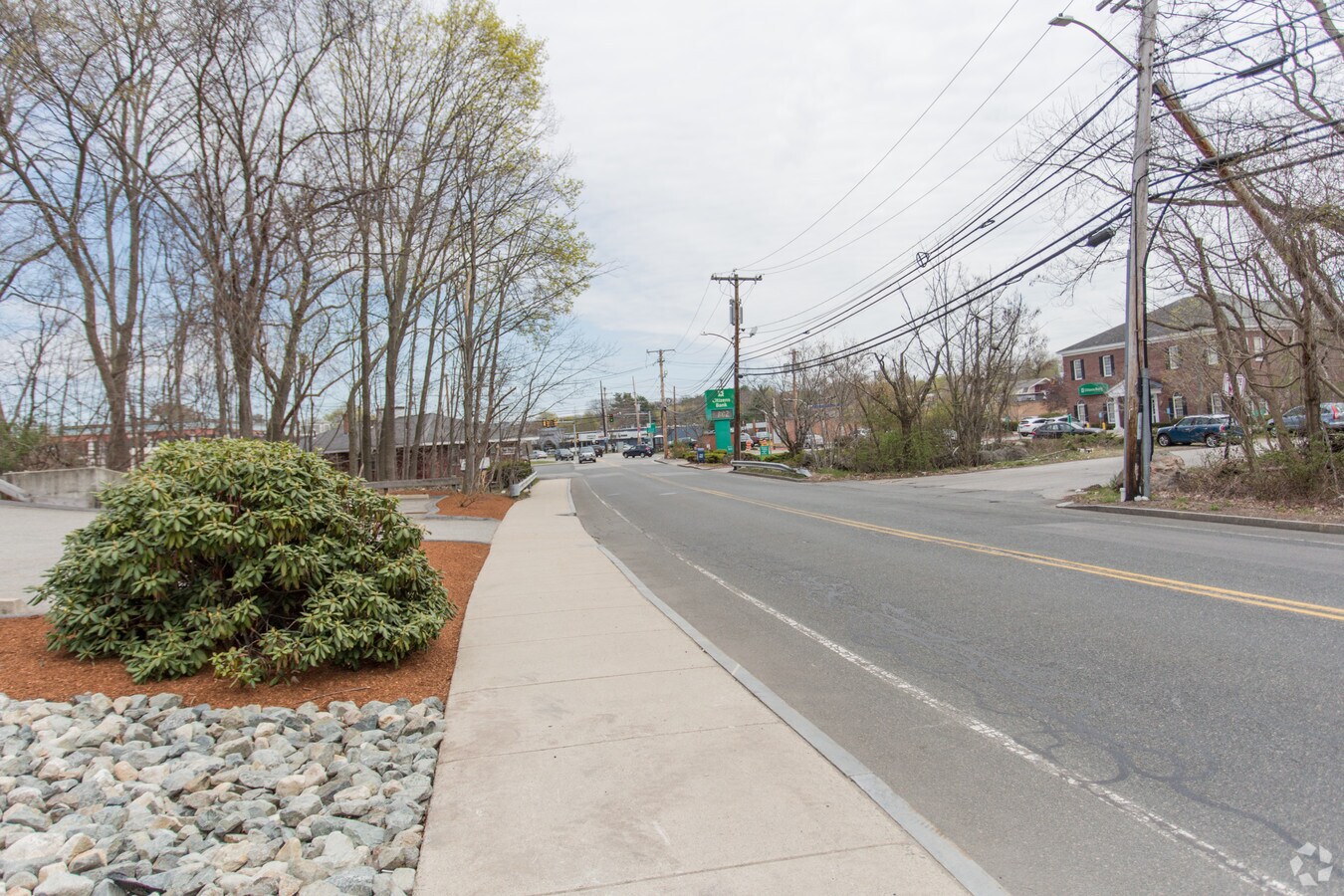 57 Russell St, Woburn, MA 01801