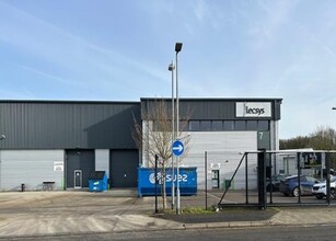 Davis Rd, Chessington for lease Building Photo- Image 1 of 1