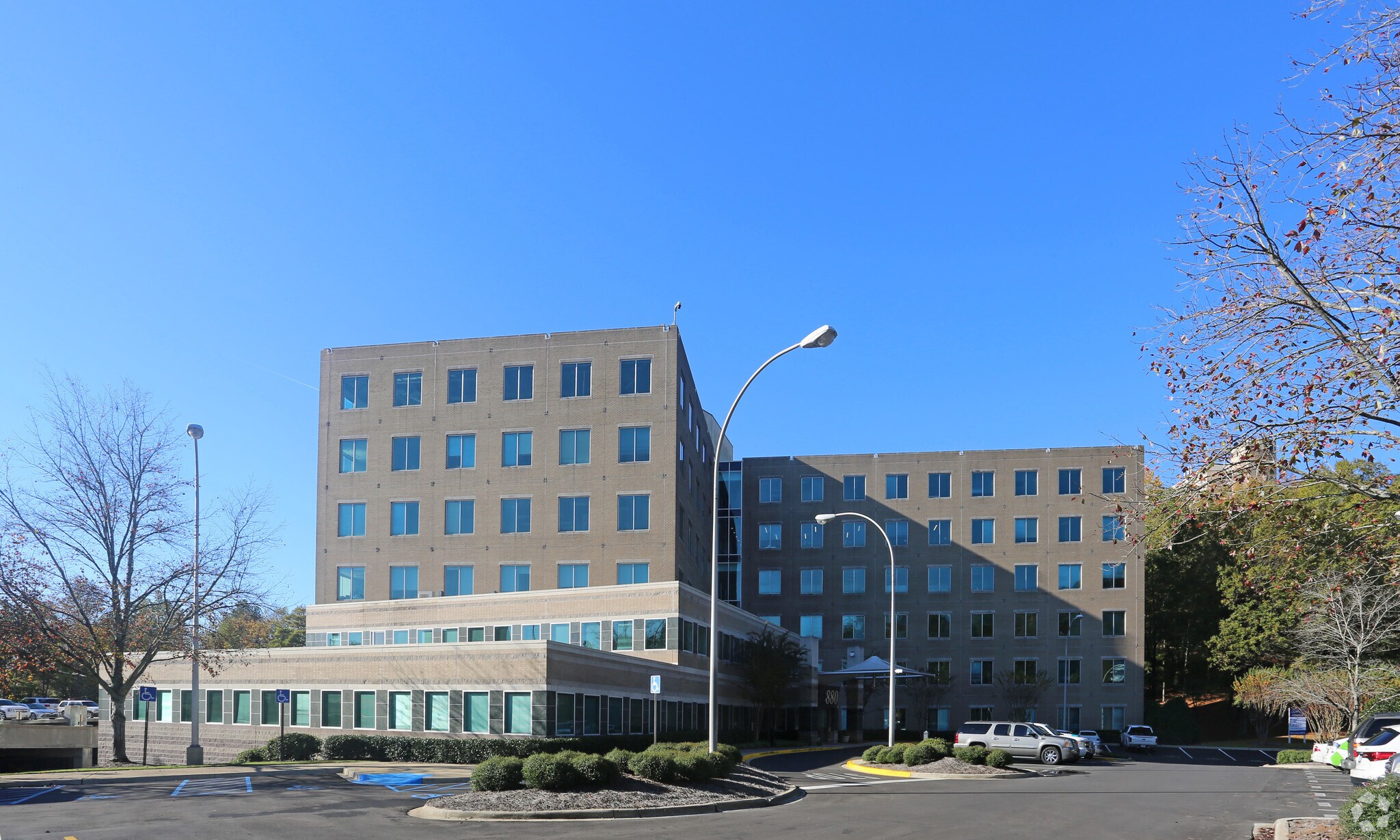 880 Montclair Rd, Birmingham, AL for lease Building Photo- Image 1 of 11