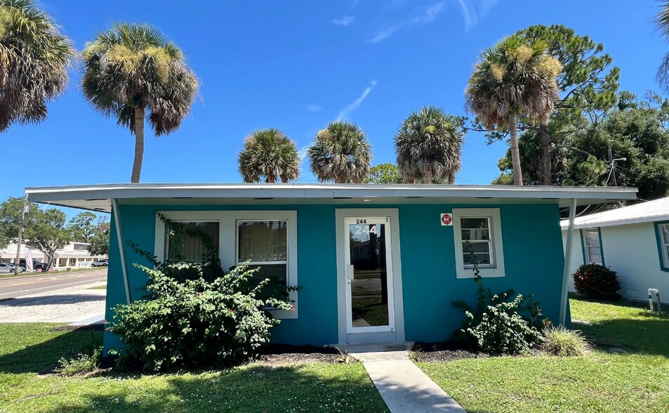 244 Acorn Dr, Titusville, FL for lease - Primary Photo - Image 1 of 20