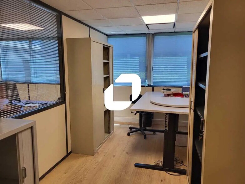 Office in Mérignac for lease - Interior Photo - Image 2 of 27