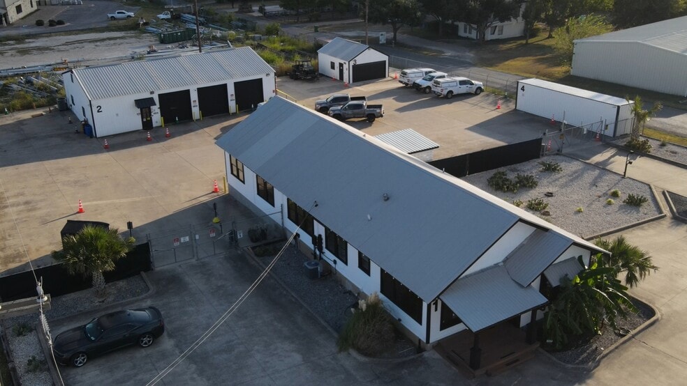 4613 Priem Ln portfolio of 2 properties for sale on LoopNet.com - Building Photo - Image 3 of 63