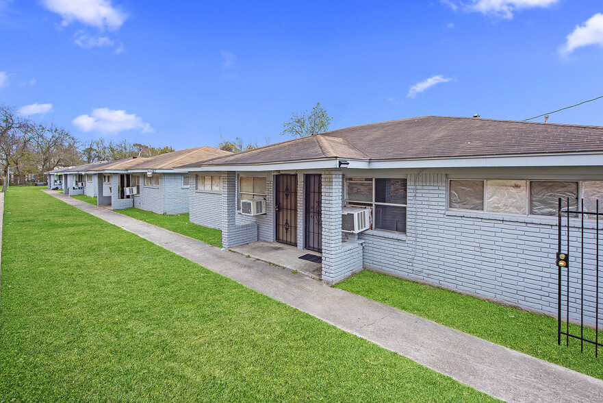 5425 Cavalcade St, Houston, TX for sale - Building Photo - Image 1 of 16