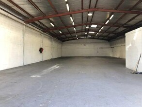 Industrial in Vitrolles for lease Interior Photo- Image 1 of 1