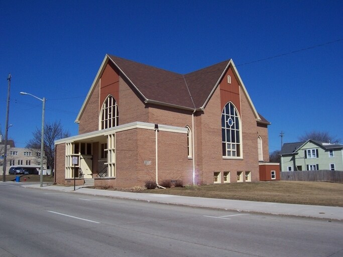 435 N 8th St, Manitowoc, WI for sale Building Photo- Image 1 of 1
