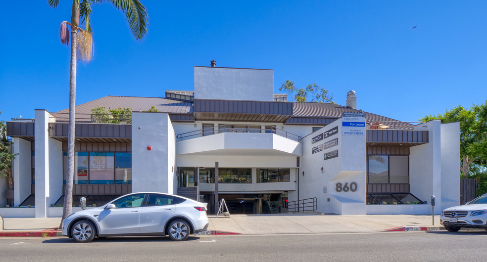 860 Via de la Paz, Pacific Palisades, CA for lease - Building Photo - Image 1 of 15