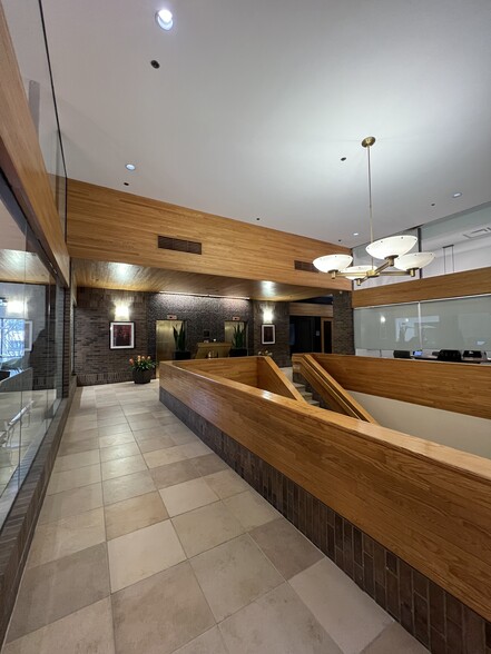 280 N Old Woodward Ave, Birmingham, MI for lease - Interior Photo - Image 2 of 7