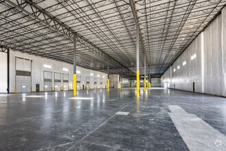 1051 E 73rd Ave, Denver, CO for lease Interior Photo- Image 2 of 8