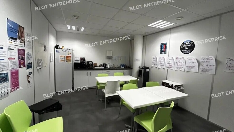 Office in Rennes for lease - Interior Photo - Image 3 of 8