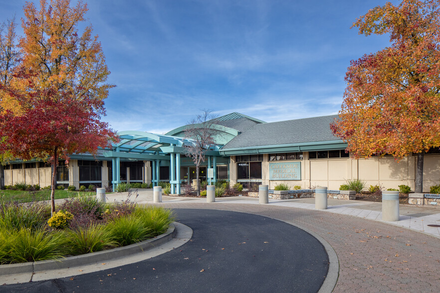 1561 Creekside Dr, Folsom, CA for lease - Building Photo - Image 3 of 16