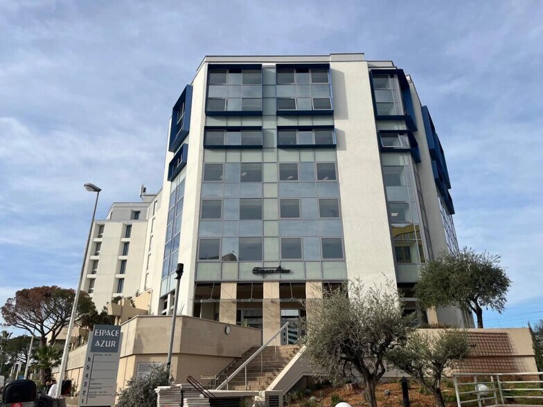 Office in Nice for lease - Building Photo - Image 2 of 8