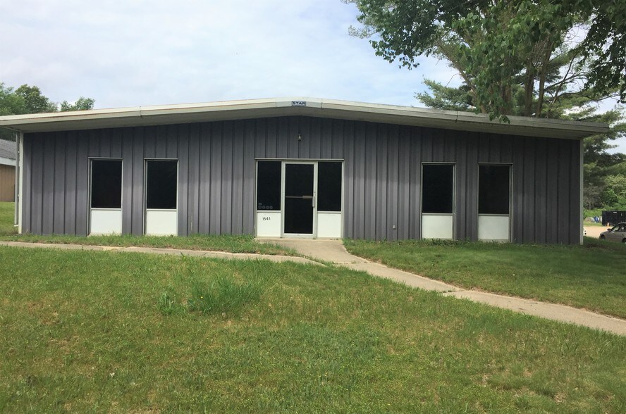 1541 N 30th St, Galesburg, MI 49053