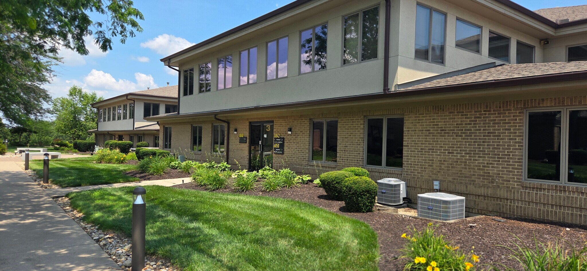 6842-6864 Loop Rd, Centerville, OH for lease Building Photo- Image 1 of 4