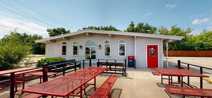 821 SW 21st St, Topeka, KS for sale Building Photo- Image 1 of 1