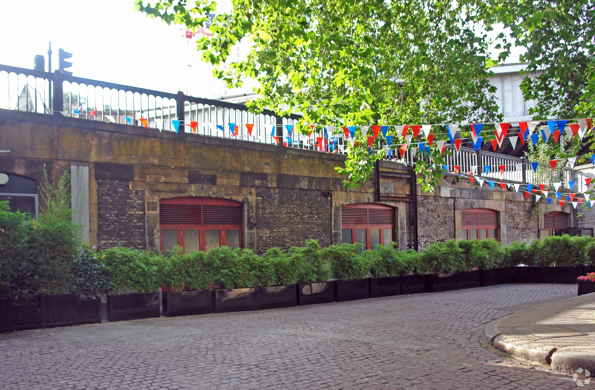 Montague Clos, London for sale Primary Photo- Image 1 of 1