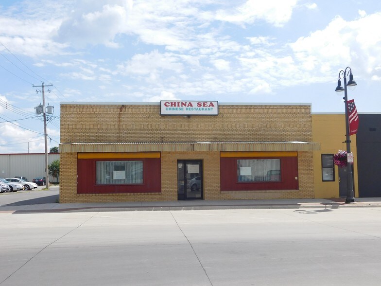 714 4th Ave, Grinnell, IA for sale - Building Photo - Image 1 of 1