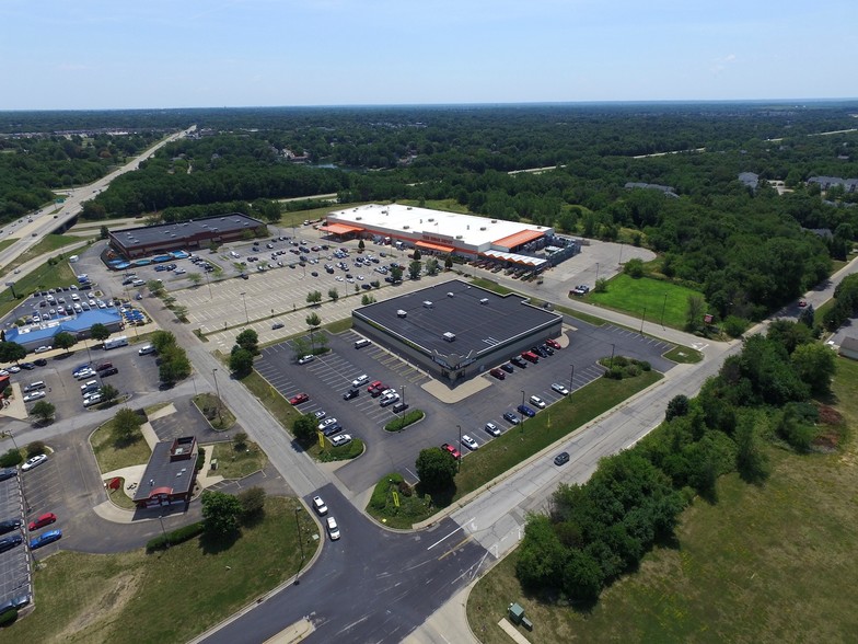 5114 W Holiday Dr, Peoria, IL for lease - Building Photo - Image 3 of 9