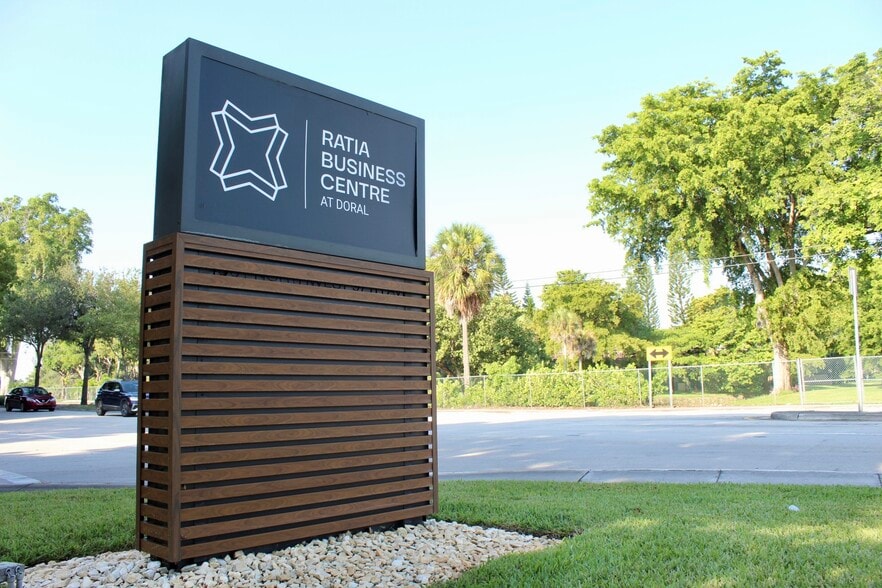 4001 NW 97th Ave, Doral, FL for lease - Building Photo - Image 3 of 21