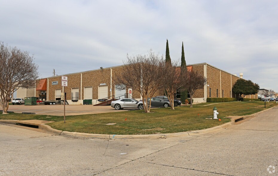 4101-4103 Lindbergh Dr, Addison, TX for lease - Primary Photo - Image 1 of 9