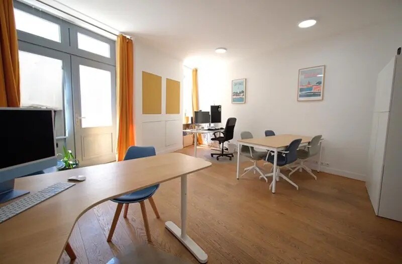 Retail in Bordeaux for lease - Interior Photo - Image 1 of 5