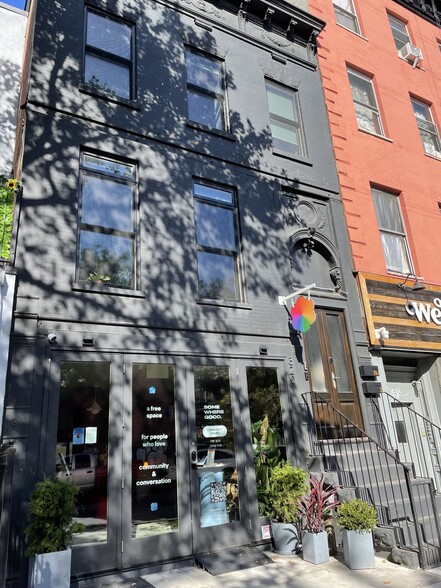 320 Tompkins Ave, Brooklyn, NY for lease - Primary Photo - Image 1 of 14