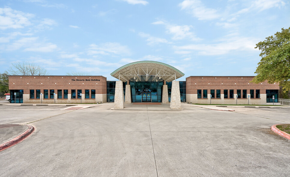 8001 Centre Park Dr, Austin, TX for lease - Building Photo - Image 1 of 8