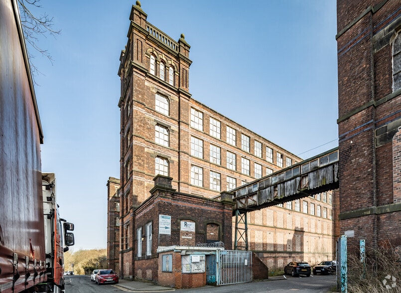 Aspinall St, Heywood for lease - Primary Photo - Image 1 of 4