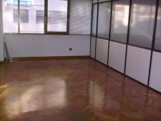 Office in Ponferrada, León for lease - Building Photo - Image 2 of 4