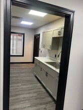 7410 Coca Cola Dr, Hanover, MD for lease Interior Photo- Image 2 of 9