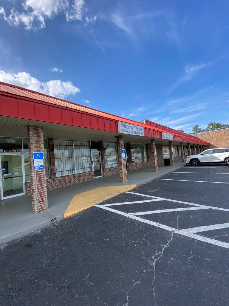 1069010696 Lem Turner Rd, Jacksonville, FL 32218 Family Dollar