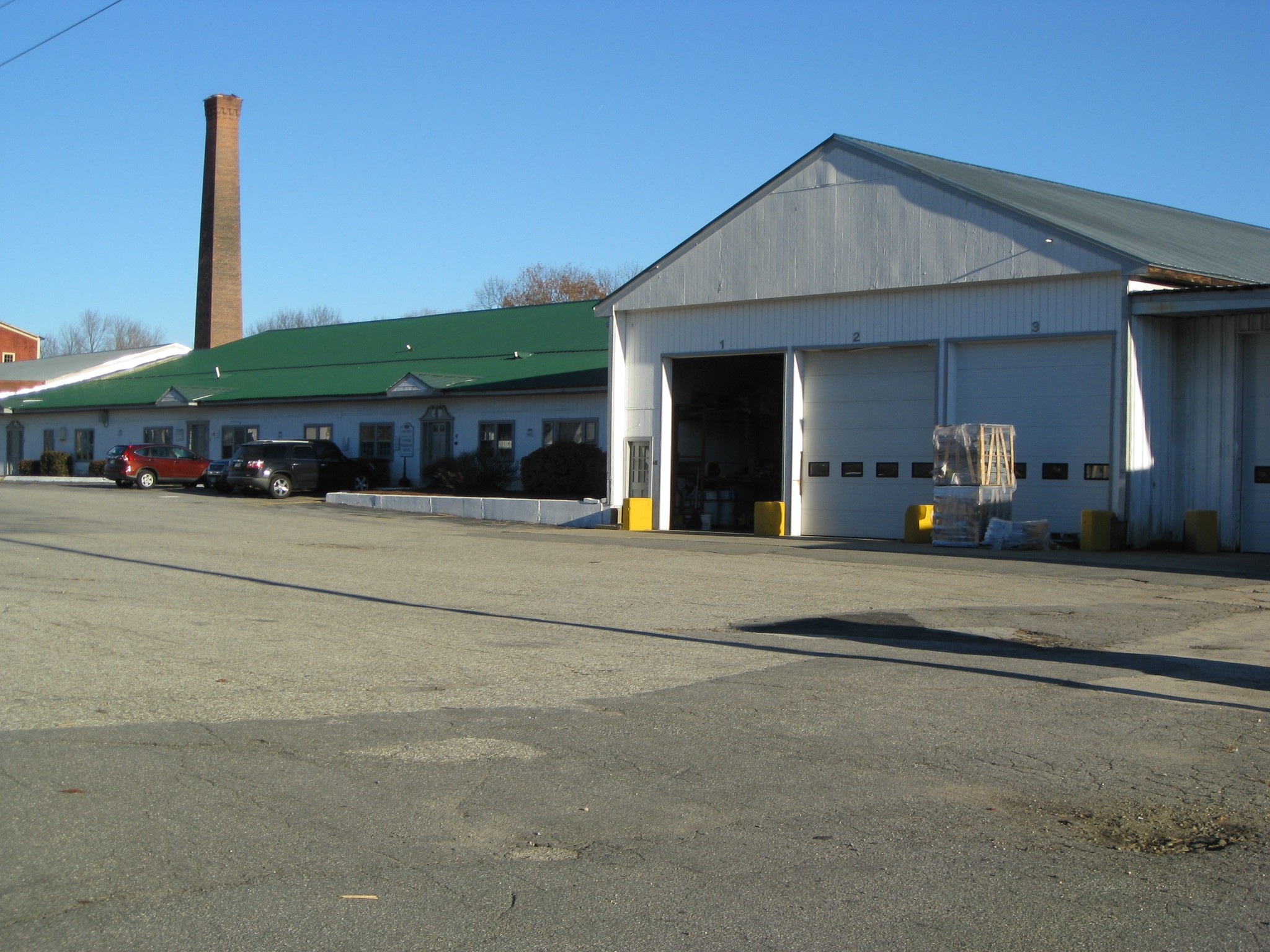 33 Elm St, Merrimack, NH for lease Building Photo- Image 1 of 42