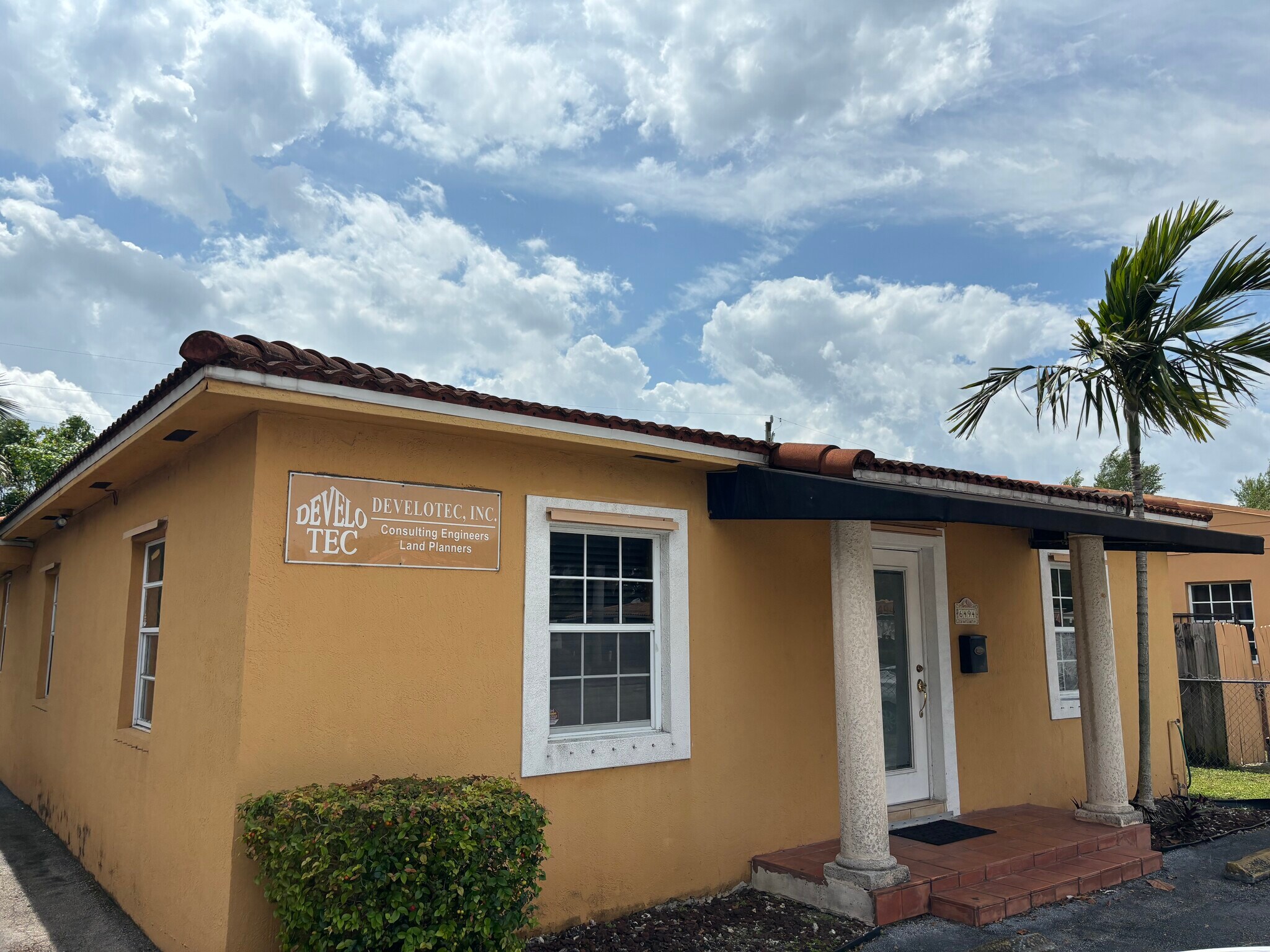 6494 SW 24th St, Miami, FL for sale Primary Photo- Image 1 of 1