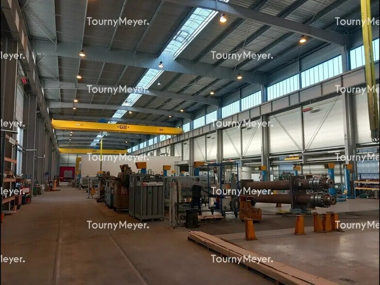 Industrial in Nantes for lease - Interior Photo - Image 2 of 18