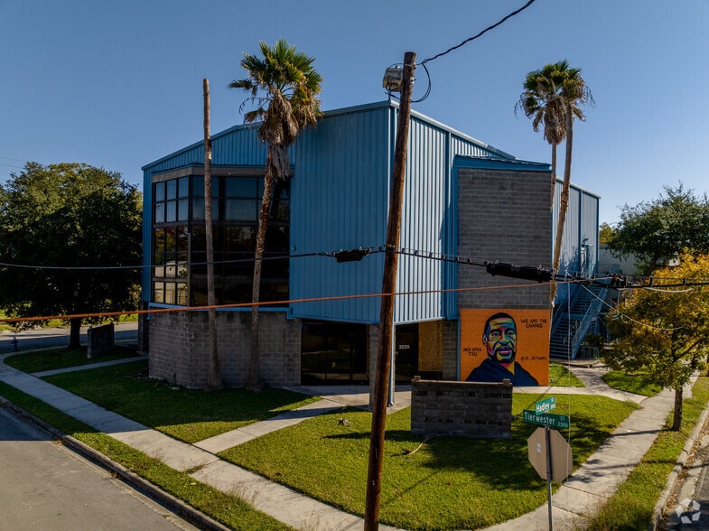 3229 Hadley St, Houston, TX for sale - Primary Photo - Image 1 of 57