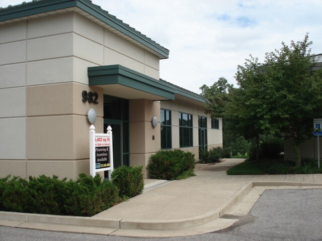 982 Parkside Village Ln, Osage Beach, MO for sale - Building Photo - Image 3 of 11