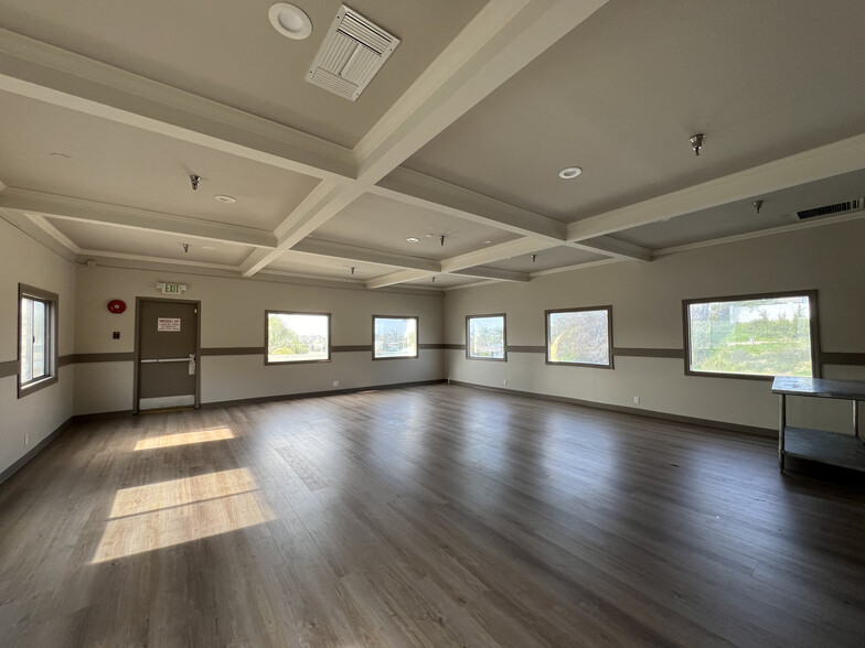 434 Potrero Grande Dr, Monterey Park, CA for lease - Interior Photo - Image 2 of 11