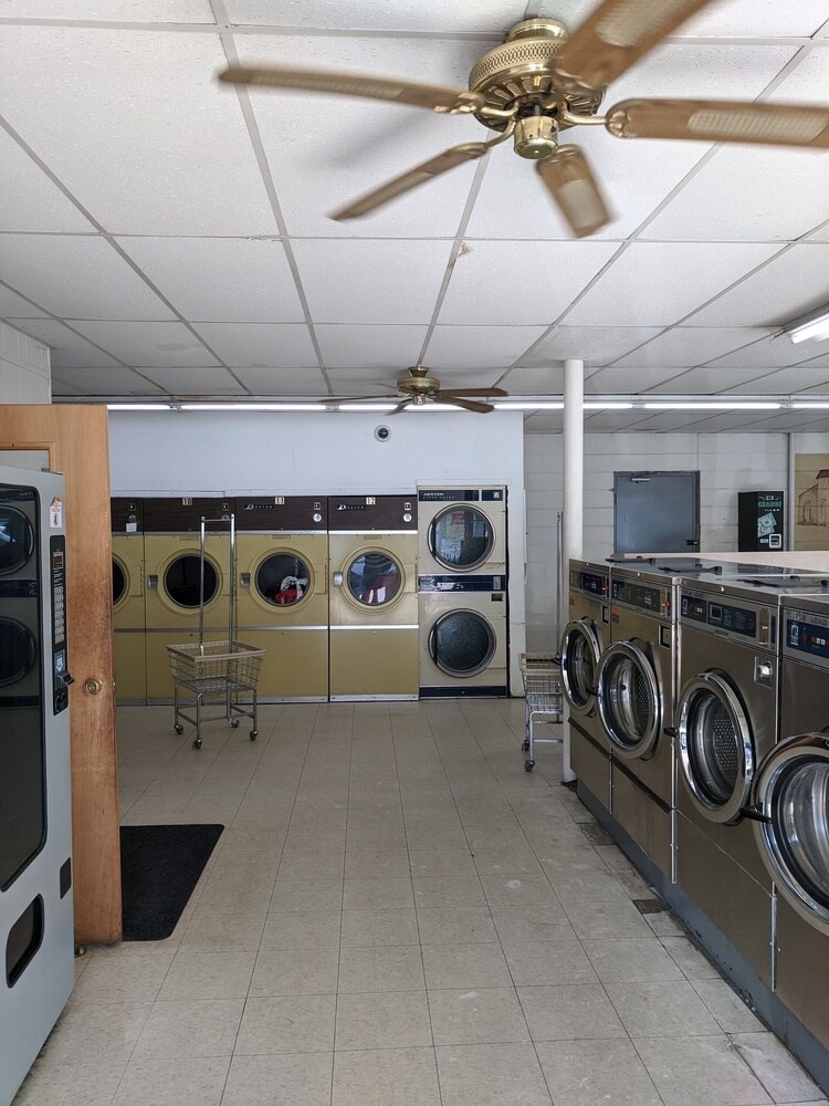 Flexible Use Retail/Storage/Multifamily Manteno, IL for Sale