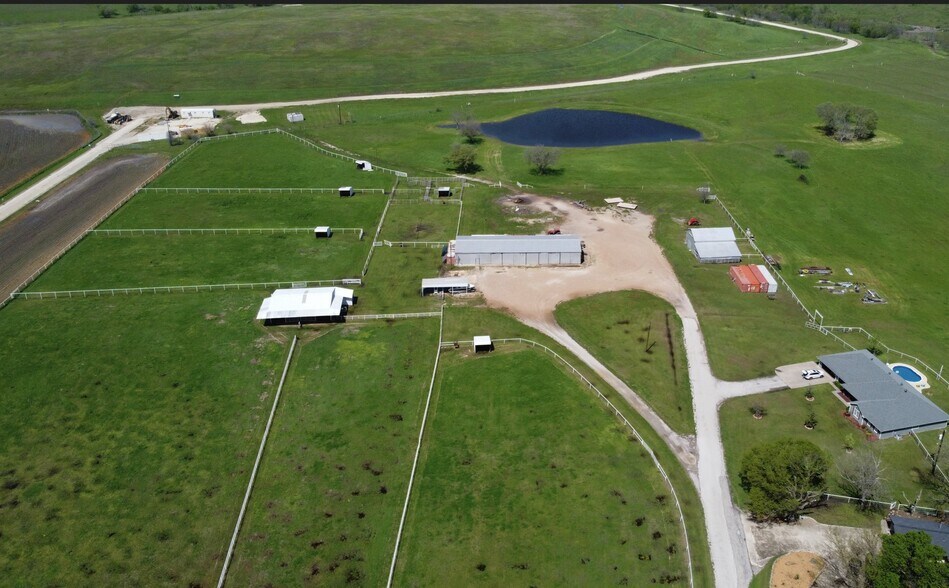 210-215 Southard dr, Waxahachie, TX for sale - Primary Photo - Image 1 of 1