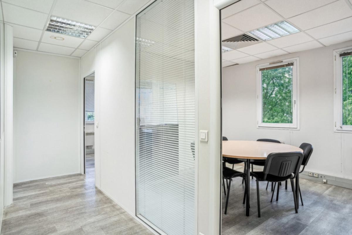 213 Rue De Gerland, Lyon for sale Interior Photo- Image 1 of 3