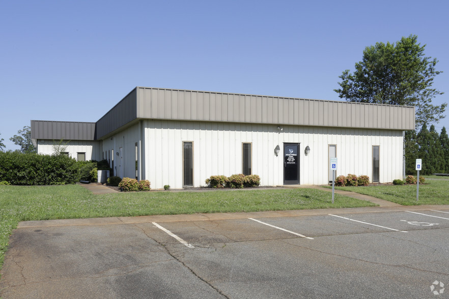 668 Poors Ford Rd, Rutherfordton, NC for sale - Primary Photo - Image 1 of 1