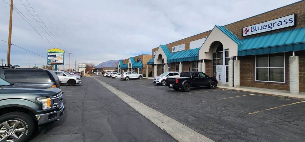 3064-3084 S 1900 W, Ogden, UT for lease - Building Photo - Image 3 of 7