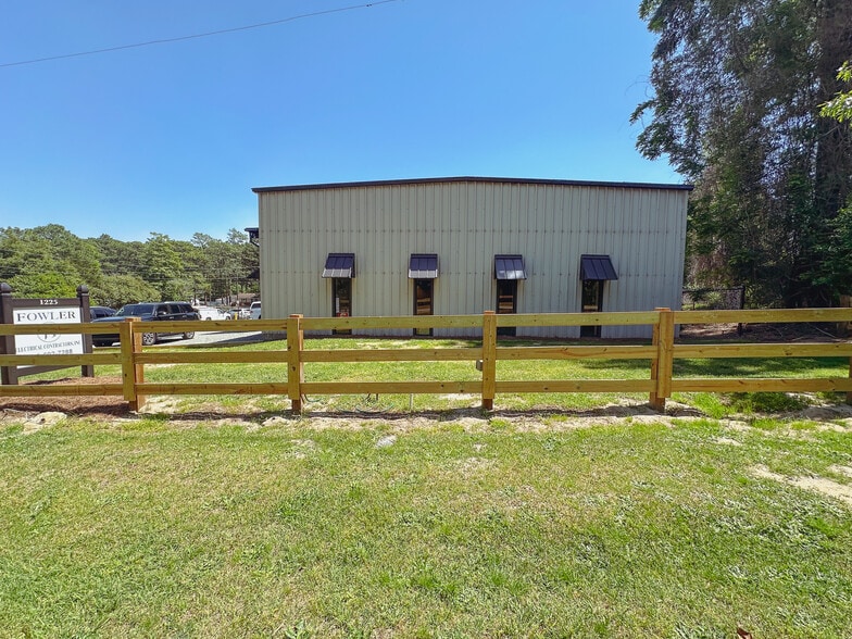 1225 N May St, Southern Pines, NC 28387